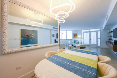 Снять в аренду кондоминиум в Майами, Флорида 2 спальни, 91.97м2, № 2145849 - фото 3