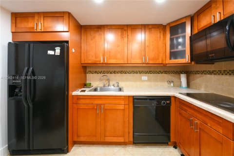 Снять в аренду кондоминиум в Майами, Флорида 2 спальни, 91.97м2, № 2145849 - фото 4