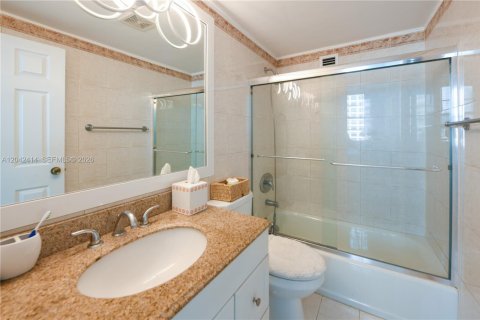 Снять в аренду кондоминиум в Майами, Флорида 2 спальни, 91.97м2, № 2145849 - фото 17