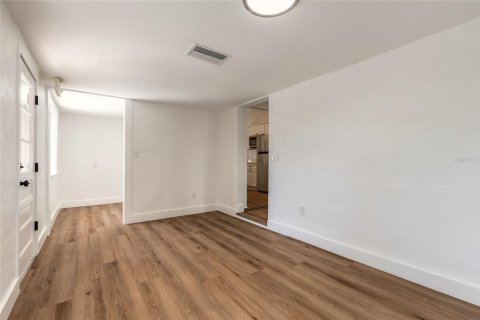 Propiedad comercial en venta en New Smyrna Beach, Florida, 122.63 m2 № 1852669 - foto 28
