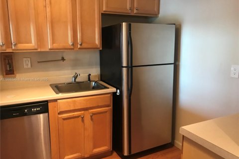 Condo in Hallandale Beach, Florida, 1 bedroom  № 1942256 - photo 5
