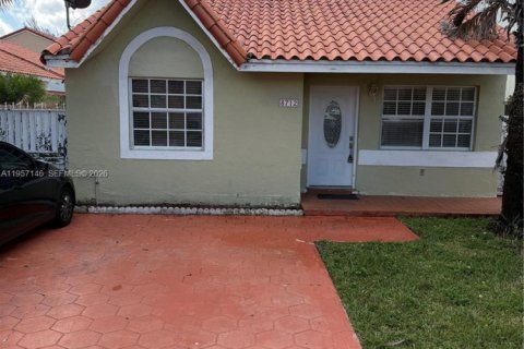 Casa en Hialeah Gardens, Florida 3 dormitorios, 118.17 m2 № 2011207