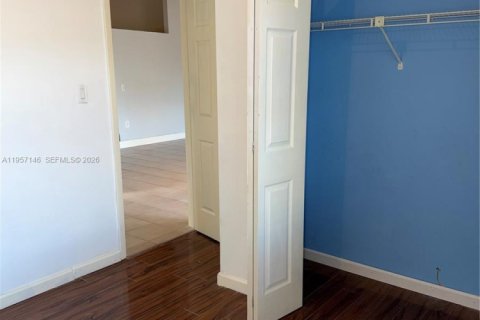 Casa en alquiler en Hialeah Gardens, Florida, 3 dormitorios, 118.17 m2 № 2011207 - foto 5