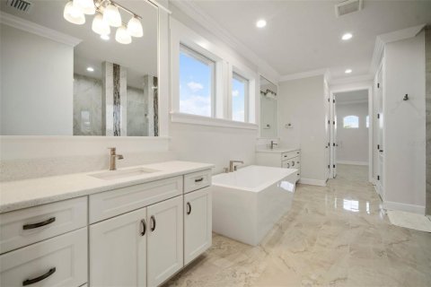 House in Wimauma, Florida 4 bedrooms, 283.91 sq.m. № 1635953 - photo 29