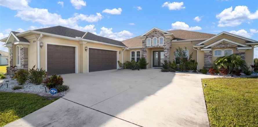 House in Wimauma, Florida 4 bedrooms, 283.91 sq.m. № 1635953