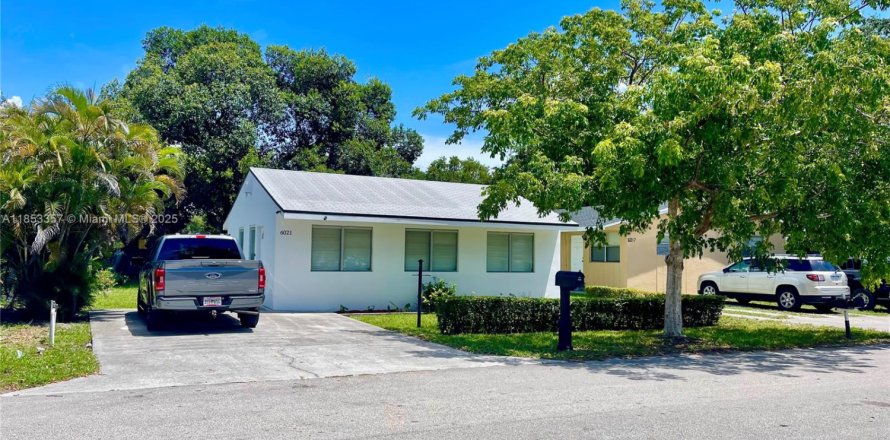 House in Miramar, Florida 2 bedrooms, 72.46 sq.m. № 1871641