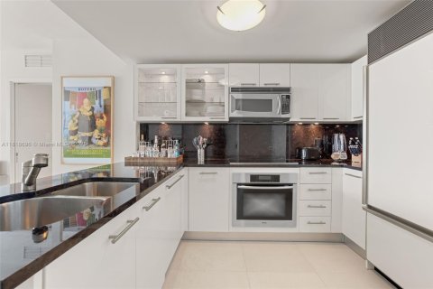 Condominio en venta en Miami Beach, Florida, 1 dormitorio, 88.26 m2 № 1779982 - foto 3