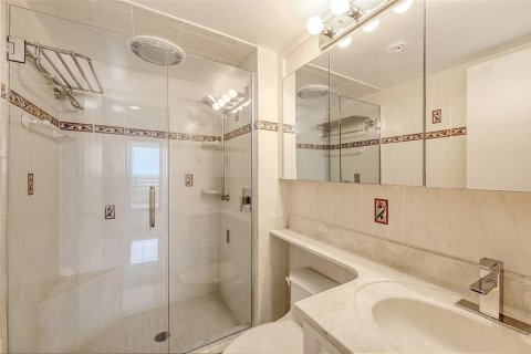 Купить кондоминиум в Сарасота, Флорида 5 комнат, 119.29м2, № 1903171 - фото 25