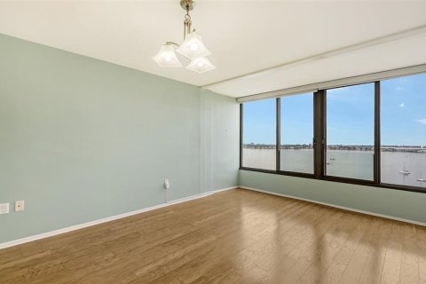 Купить кондоминиум в Сарасота, Флорида 5 комнат, 119.29м2, № 1903171 - фото 11