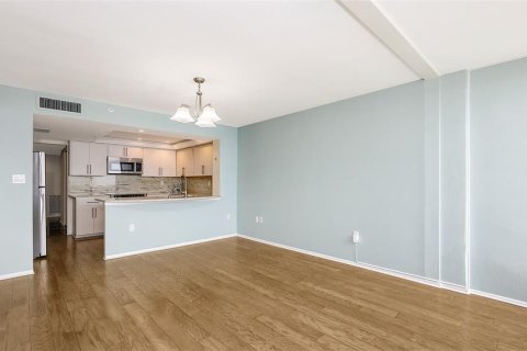 Купить кондоминиум в Сарасота, Флорида 5 комнат, 119.29м2, № 1903171 - фото 8