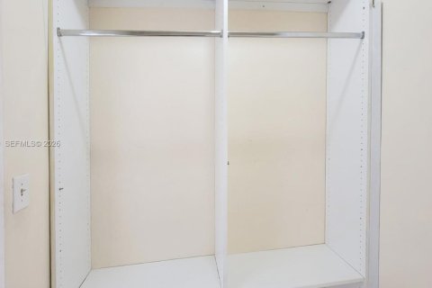 Adosado en alquiler en Hialeah, Florida, 3 dormitorios, 122.35 m2 № 1995512 - foto 24