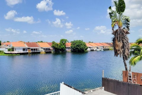 Adosado en alquiler en Hialeah, Florida, 3 dormitorios, 122.35 m2 № 1995512 - foto 28