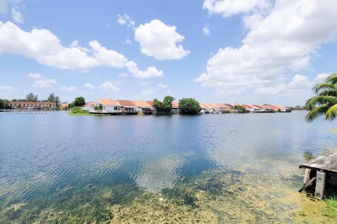 Adosado en alquiler en Hialeah, Florida, 3 dormitorios, 122.35 m2 № 1995512 - foto 17