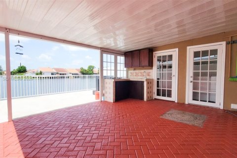 Adosado en alquiler en Hialeah, Florida, 3 dormitorios, 122.35 m2 № 1995512 - foto 12