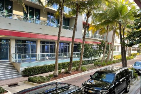 Propiedad comercial en venta en Hollywood, Florida № 1865679 - foto 2