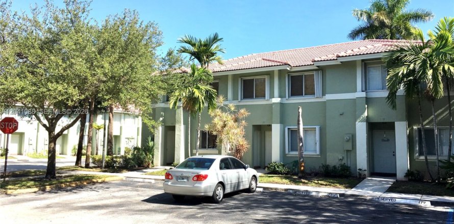 Adosado en Hollywood, Florida 3 dormitorios, 133.78 m2 № 2187045