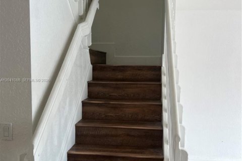 Adosado en venta en Hollywood, Florida, 3 dormitorios, 133.78 m2 № 2187045 - foto 20
