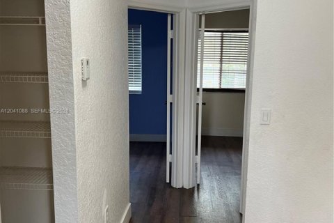 Adosado en venta en Hollywood, Florida, 3 dormitorios, 133.78 m2 № 2187045 - foto 29