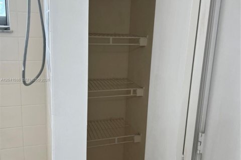 Adosado en venta en Hollywood, Florida, 3 dormitorios, 133.78 m2 № 2187045 - foto 26