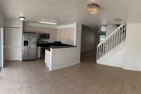 Adosado en venta en Hollywood, Florida, 3 dormitorios, 133.78 m2 № 2187045 - foto 9