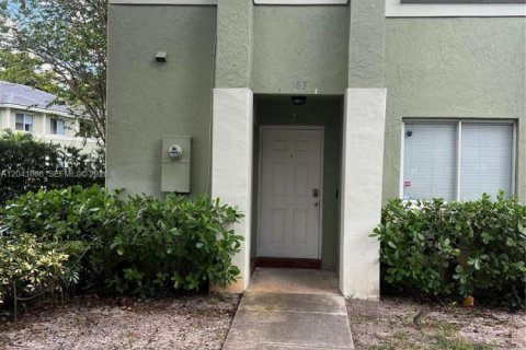 Adosado en venta en Hollywood, Florida, 3 dormitorios, 133.78 m2 № 2187045 - foto 3