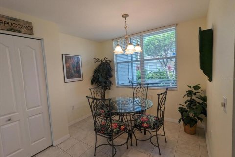 Condominio en alquiler en Sarasota, Florida, 2 dormitorios, 133.13 m2 № 212646 - foto 9
