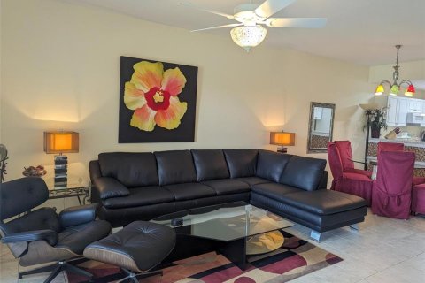 Condominio en alquiler en Sarasota, Florida, 2 dormitorios, 133.13 m2 № 212646 - foto 3