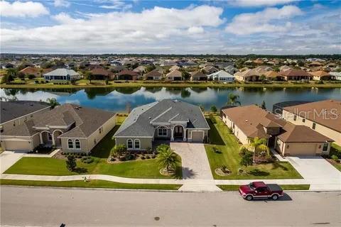 House in Mount Dora, Florida 4 bedrooms, 241.73 sq.m. № 1192090 - photo 4