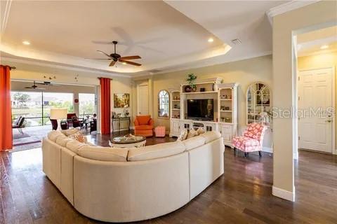 House in Mount Dora, Florida 4 bedrooms, 241.73 sq.m. № 1192090 - photo 11