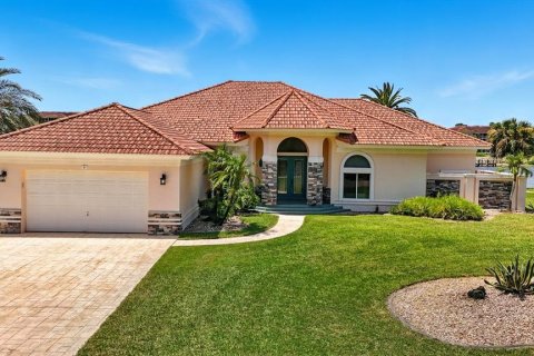 House in Palm Coast, Florida 4 bedrooms, 322.84 sq.m. № 1907393 - photo 1