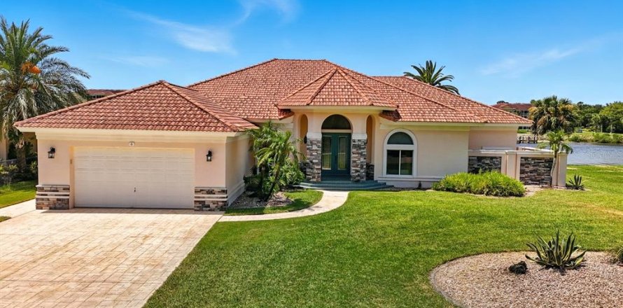 House in Palm Coast, Florida 4 bedrooms, 322.84 sq.m. № 1907393