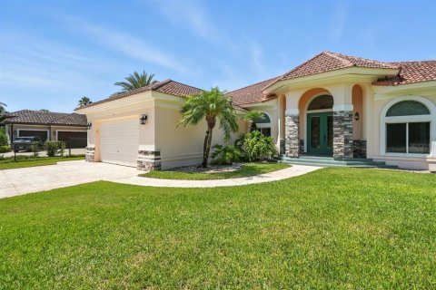 House in Palm Coast, Florida 4 bedrooms, 322.84 sq.m. № 1907393 - photo 3