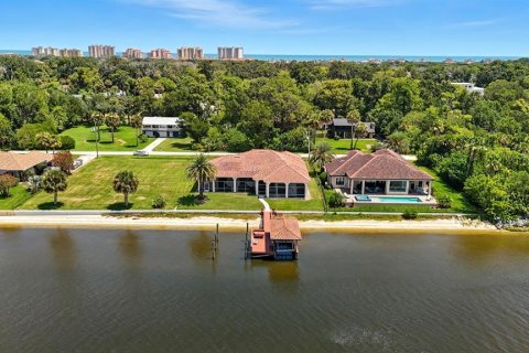 House in Palm Coast, Florida 4 bedrooms, 322.84 sq.m. № 1907393 - photo 12