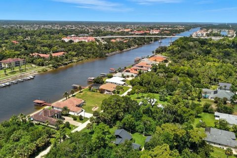 House in Palm Coast, Florida 4 bedrooms, 322.84 sq.m. № 1907393 - photo 8