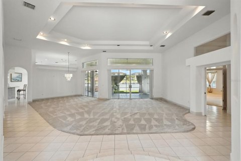 House in Palm Coast, Florida 4 bedrooms, 322.84 sq.m. № 1907393 - photo 18