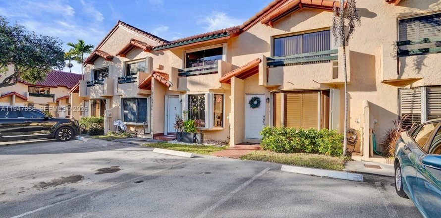 Таунхаус в Майами, Флорида 2 спальни, 107.02м2 № 2003942