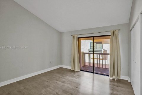 Снять в аренду таунхаус в Майами, Флорида 2 спальни, 107.02м2, № 2003942 - фото 27