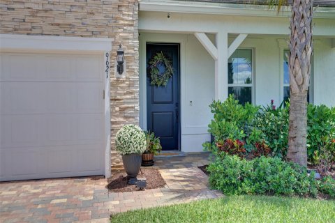 House in Lake Worth, Florida 5 bedrooms, 272.2 sq.m. № 2185397 - photo 6