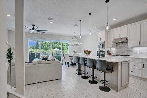 House in Lake Worth, Florida 5 bedrooms, 272.2 sq.m. № 2185397 - photo 10
