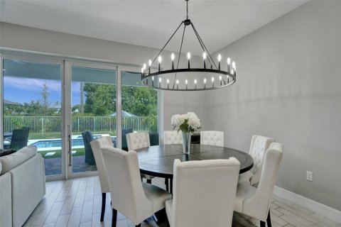 House in Lake Worth, Florida 5 bedrooms, 272.2 sq.m. № 2185397 - photo 20