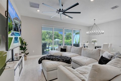 House in Lake Worth, Florida 5 bedrooms, 272.2 sq.m. № 2185397 - photo 25