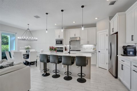 House in Lake Worth, Florida 5 bedrooms, 272.2 sq.m. № 2185397 - photo 11
