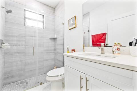 Casa en venta en Cape Coral, Florida, 3 dormitorios, 129.51 m2 № 1692368 - foto 12