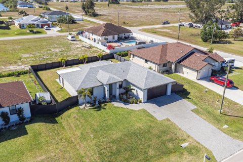 Casa en venta en Cape Coral, Florida, 3 dormitorios, 129.51 m2 № 1692368 - foto 2