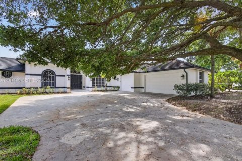 House in Jupiter, Florida 4 bedrooms, 294.41 sq.m. № 2076253 - photo 6