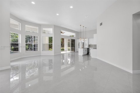 House in Jupiter, Florida 4 bedrooms, 294.41 sq.m. № 2076253 - photo 17