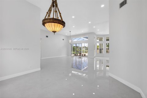 House in Jupiter, Florida 4 bedrooms, 294.41 sq.m. № 2076253 - photo 11