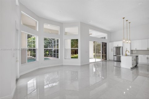 House in Jupiter, Florida 4 bedrooms, 294.41 sq.m. № 2076253 - photo 21