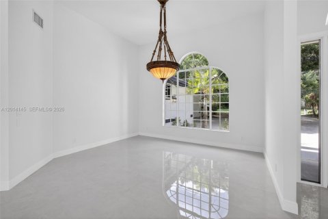 House in Jupiter, Florida 4 bedrooms, 294.41 sq.m. № 2076253 - photo 13