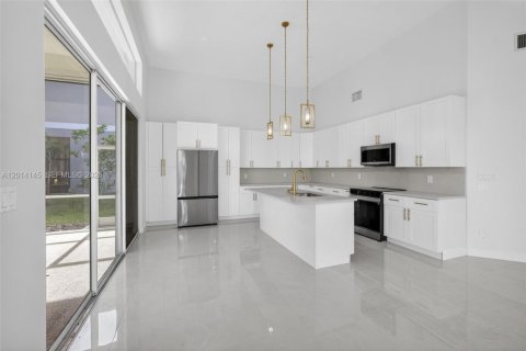 House in Jupiter, Florida 4 bedrooms, 294.41 sq.m. № 2076253 - photo 23